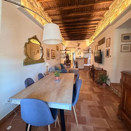 Daire La Residenza Dell' Alloro